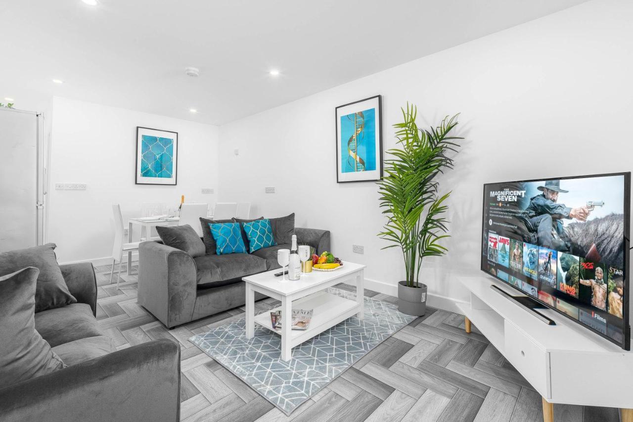 5 Bedroom House - 10 Guests - Multiple Off Street Parking - Garden - Smart Tv - Wifi - Contractors - Families - Groups Birmingham Zewnętrze zdjęcie